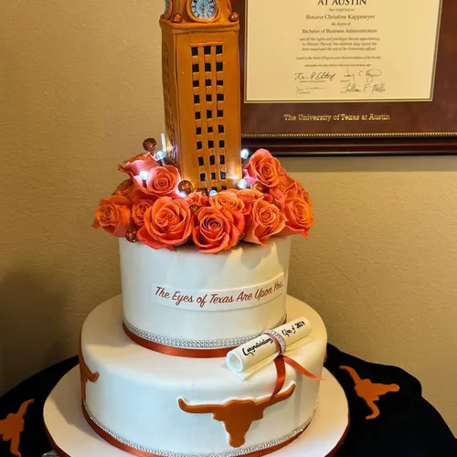 custom graduation cakes in Austin, TX
